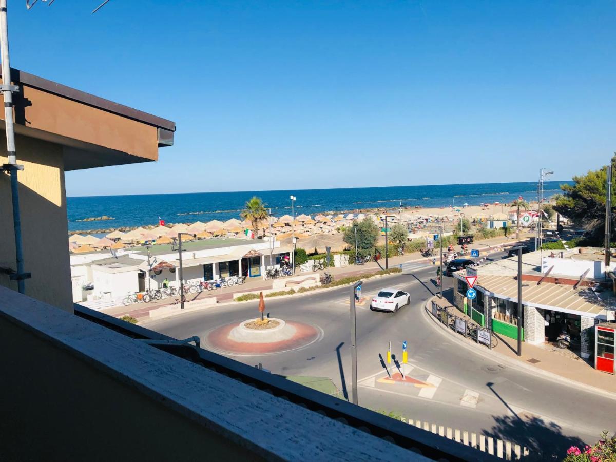 شقة Sunrise Beach House - Sea View Montesilvano Marina المظهر الخارجي الصورة